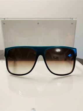 VANNI Teal and Brown Gradient Oversized Sunglasses